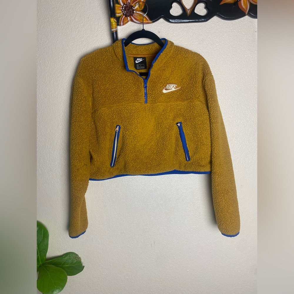 Nike Pro Crop Mustard Yellow Sweatet